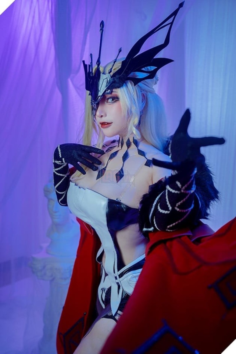 Genshin Impact: Bộ cosplay Signora không thua gì bản gốc