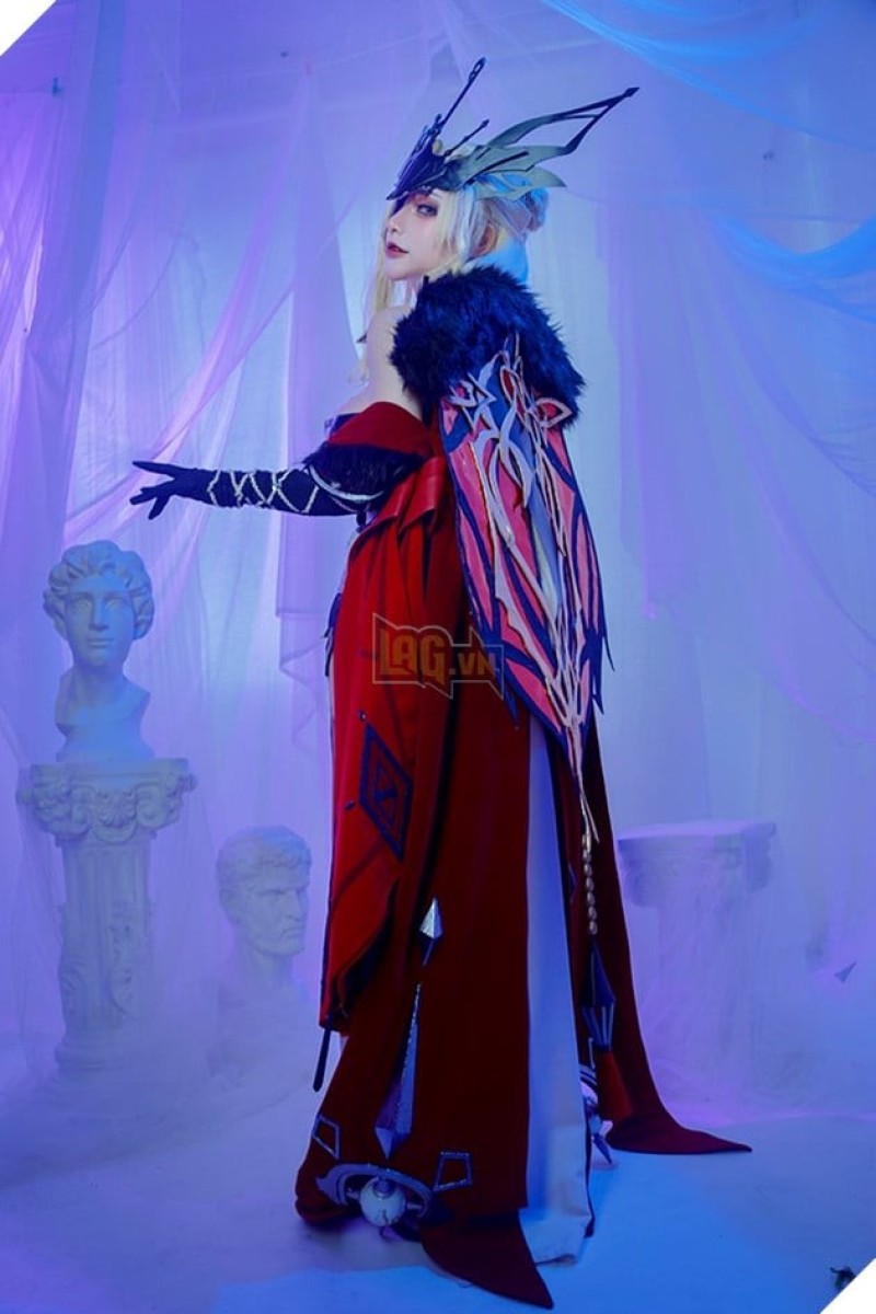 Genshin Impact: Bộ cosplay Signora không thua gì bản gốc
