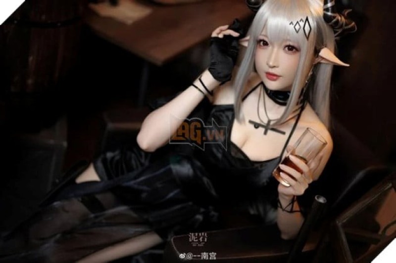 Chiêm ngưỡng nhan sắc cô nàng Mudrock của Arknights