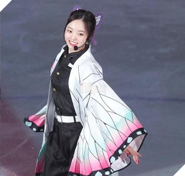 Cosplay Trùng Trụ Đã Xinh, Thiên Thần Trượt Băng Marin Honda Ngoài Đời Còn \\