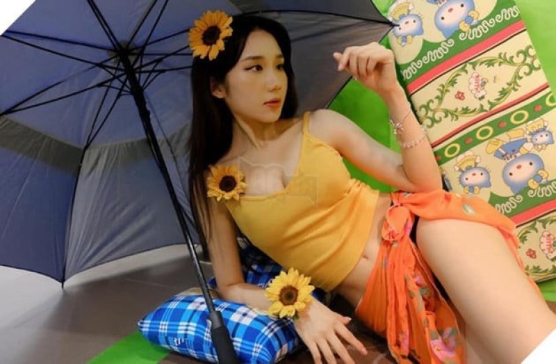 Cuộc thi Low-cost Cosplay Tốc Chiến trở nên gây cấn với màn dự thi của Mina Young 3