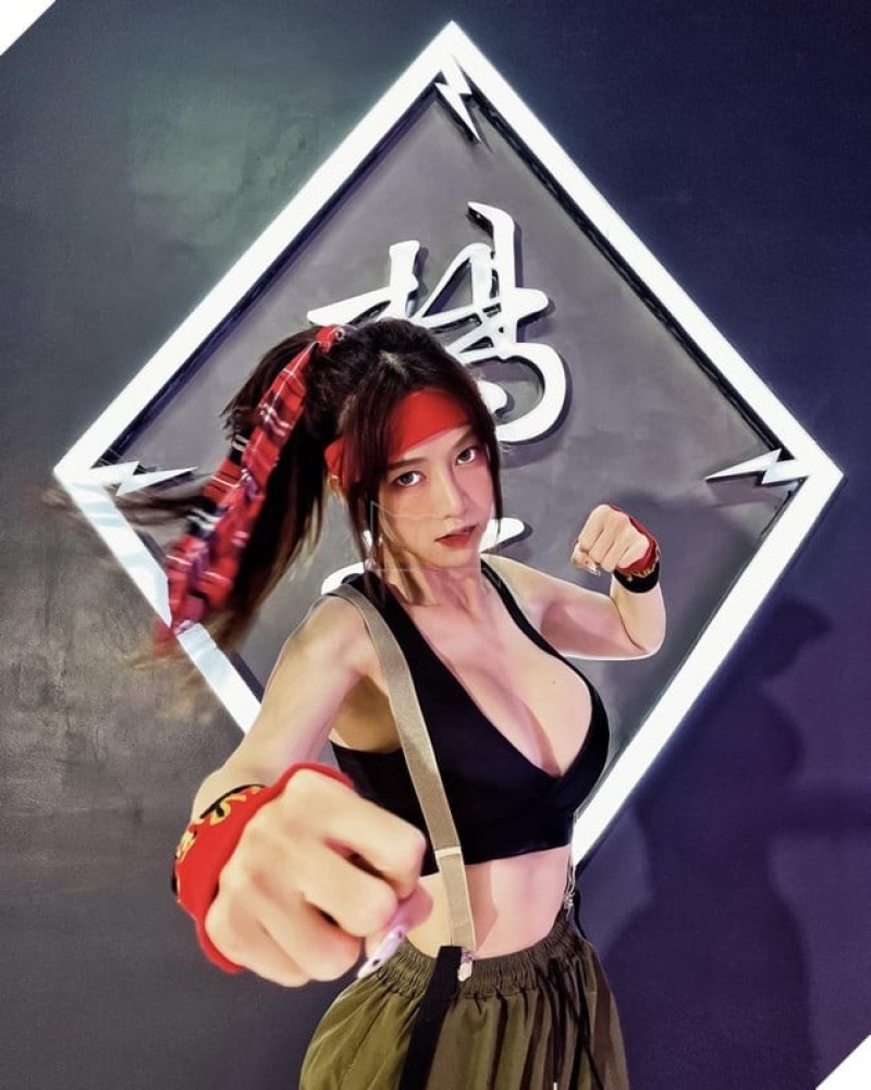 lê bống cosplay
