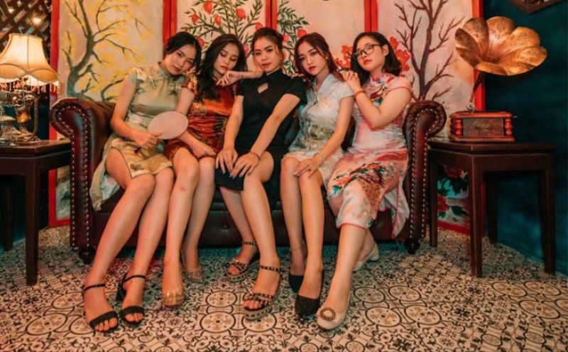 Chú ý lựa chọn giày phù hợp khi mặc sườn xám
