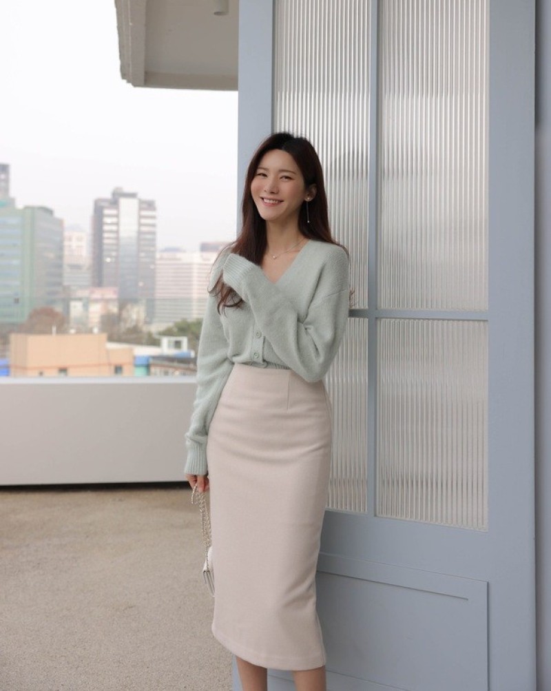 5 mẫu áo kết hợp ăn ý với chân váy - Áo cardigan