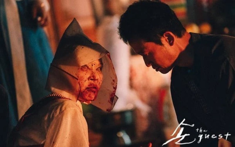 Một trong những cảnh kinh dị nhất của The Guest