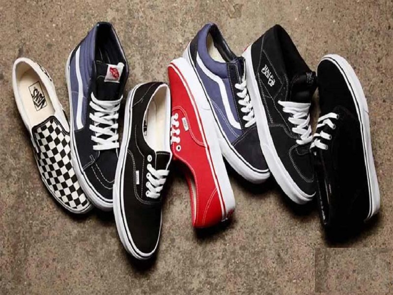 Áo khoác lông kết hợp với Vans