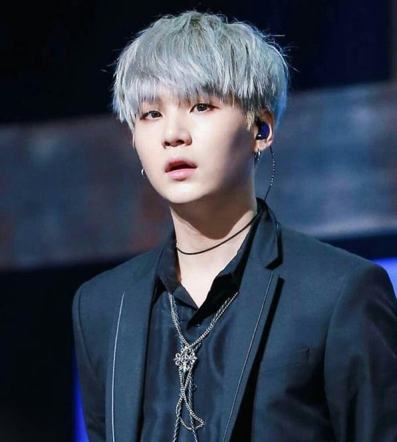 Nhuộm tóc màu rêu khói