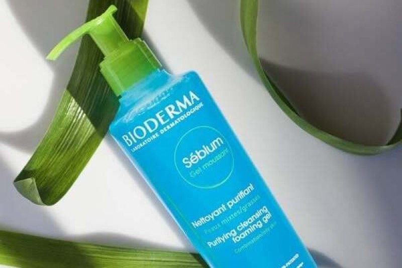 Sữa rửa mặt cho nam da dầu mụn đầu đen Bioderma