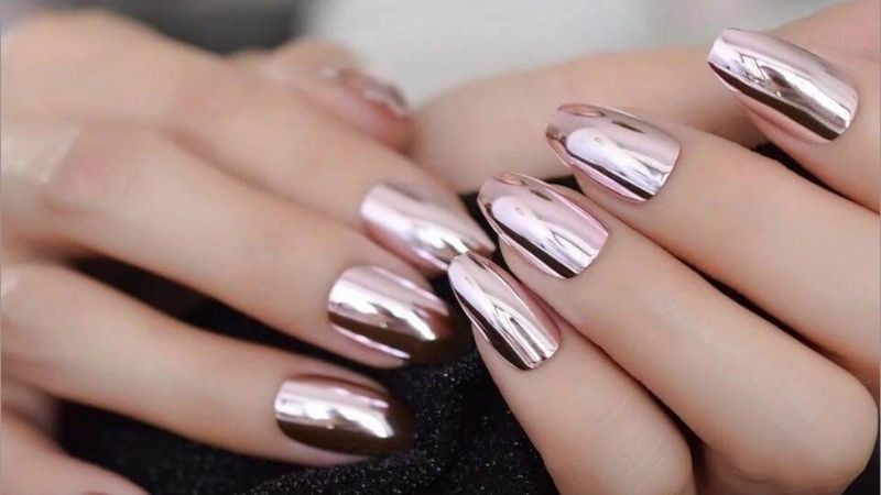 Móng tay bạc tráng gương (Silver Chrome)