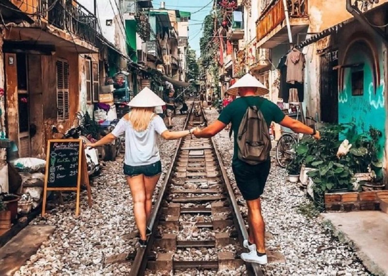 Phố đường tàu - Tọa độ check-in nổi tiếng của Hà Nội @sưu tầm