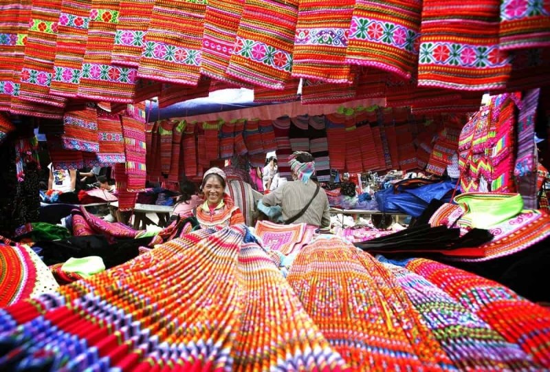 Chợ phiên Đồng Văn - Không khí nhộn nhịp của núi rừng