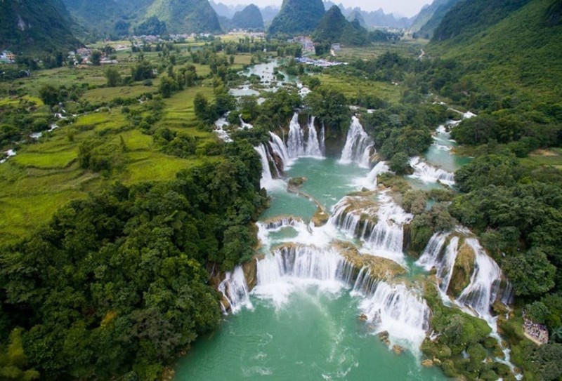 Hồ Ba Bể – Thác Bản Dốc vẻ đẹp nên thơ níu chân du khách