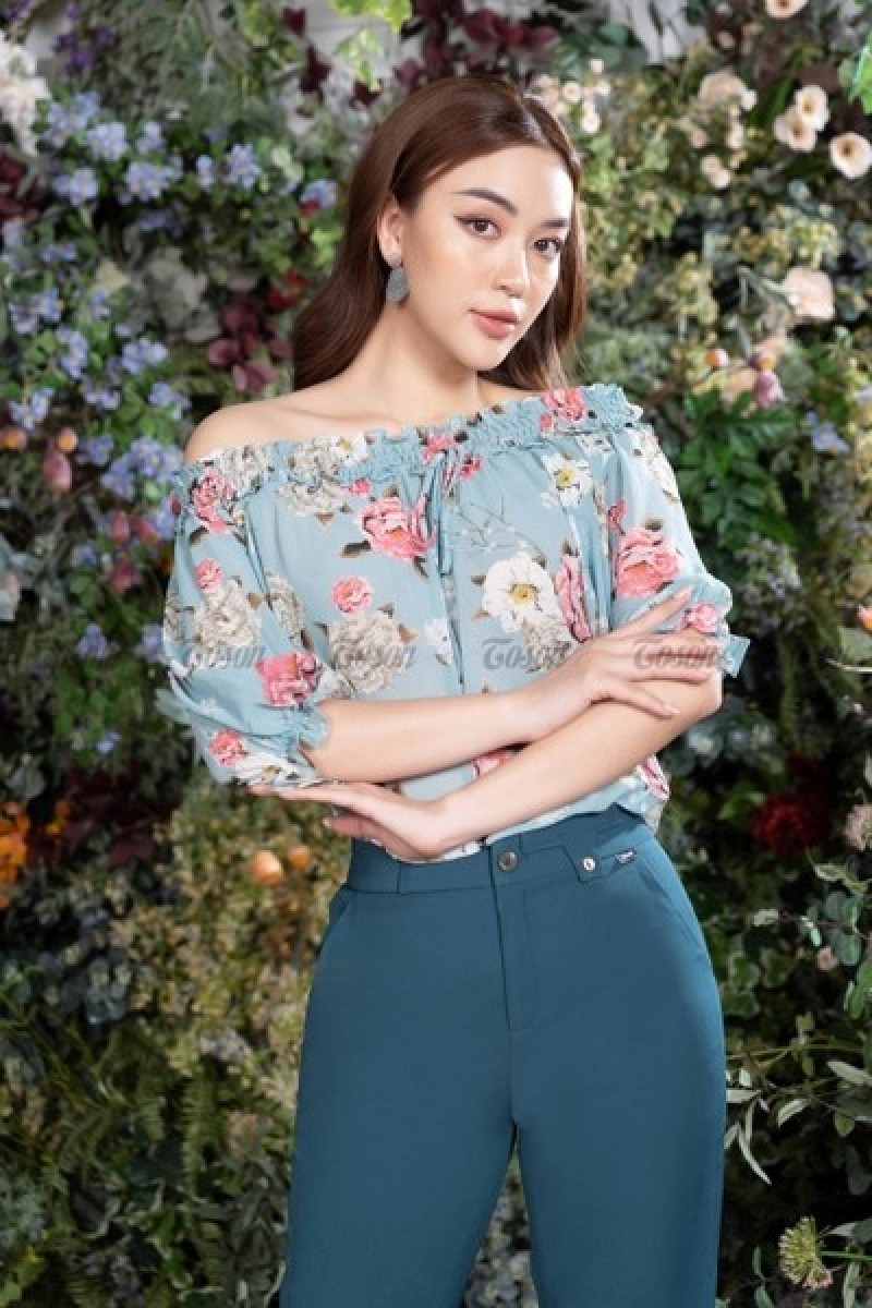 Áo sơ mi trễ vai