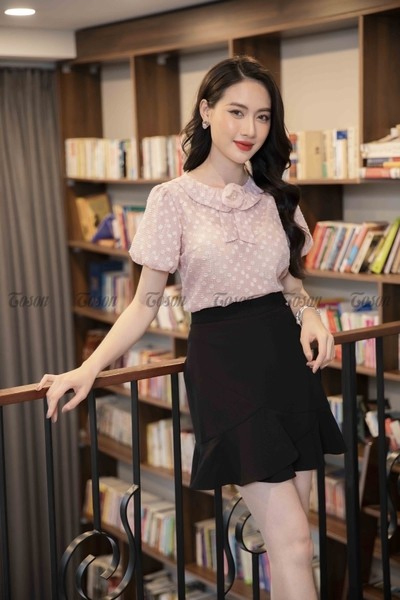 Áo sơ mi cổ lá sen