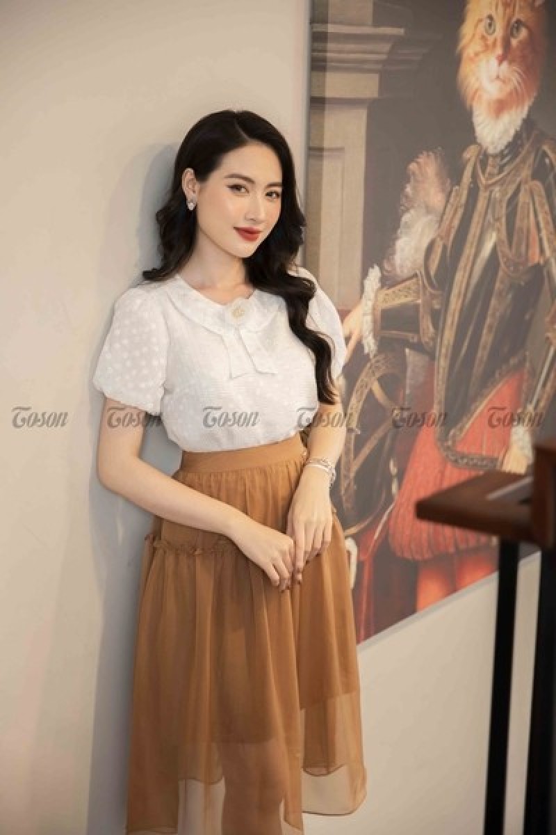 Áo sơ mi cổ lá sen