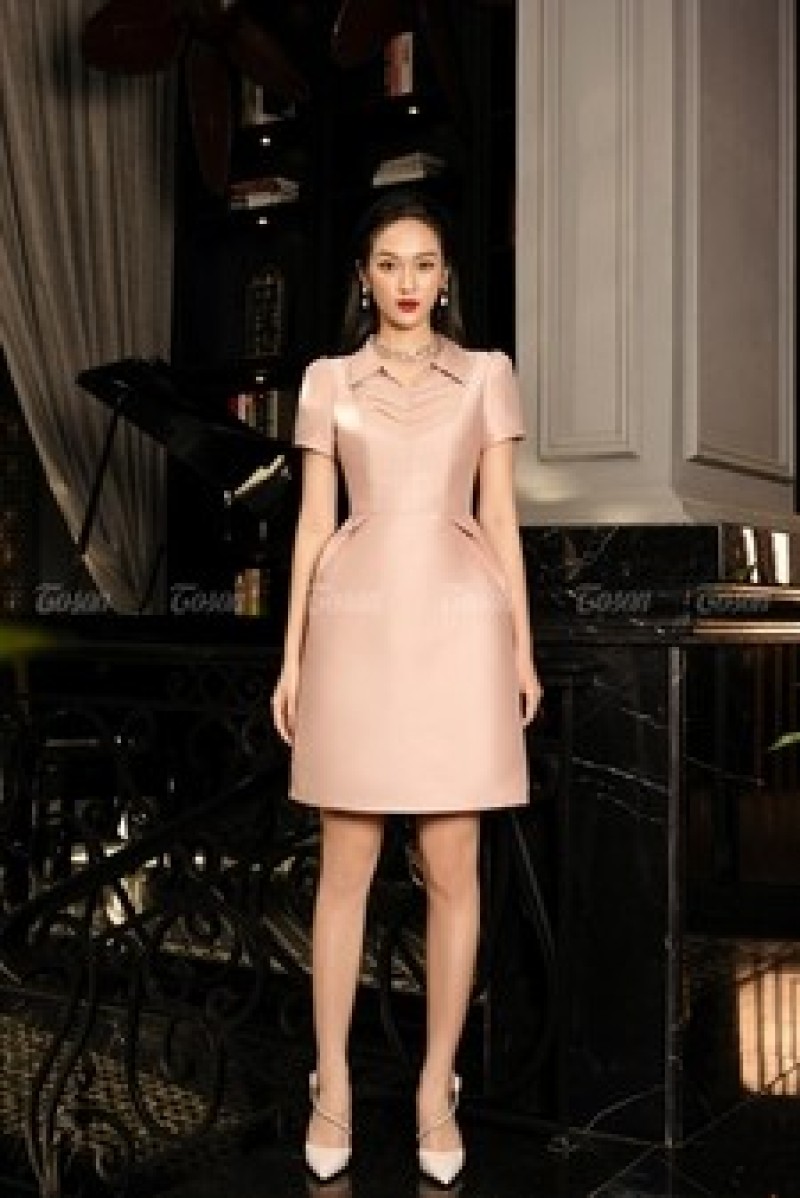 Đầm thiết kế chất liệu tafeta