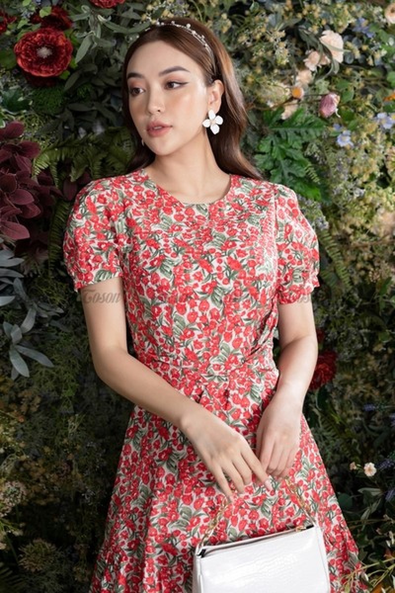 đầm hoa nhẹ