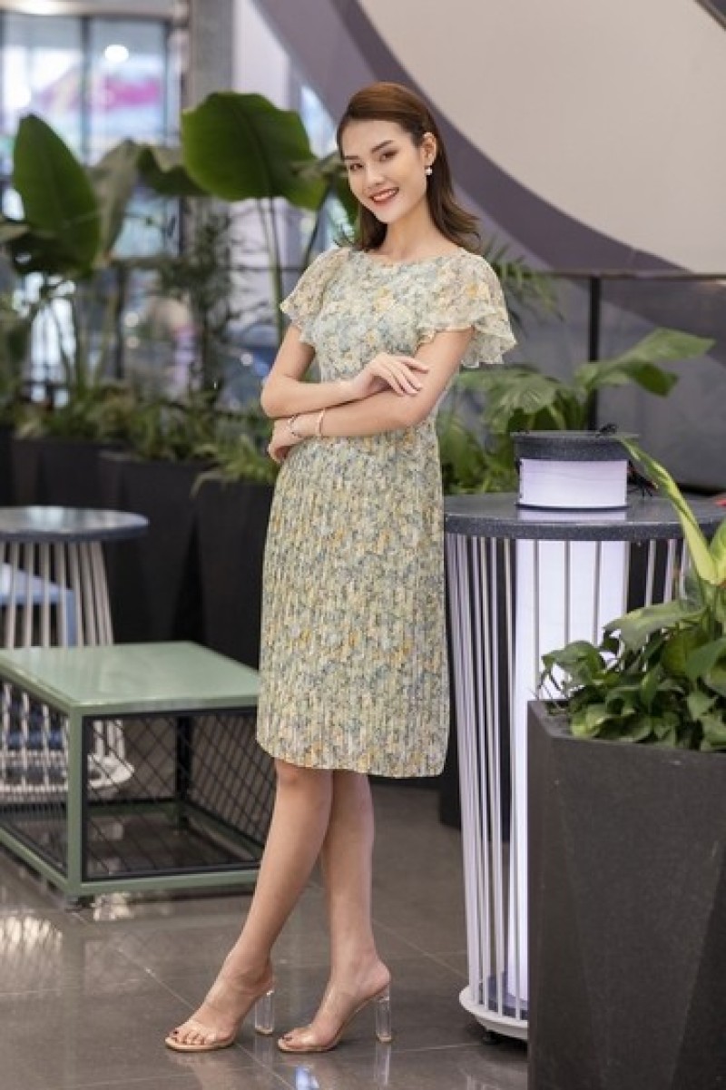 Đầm lụa hoa - chốn công sở bận rộn