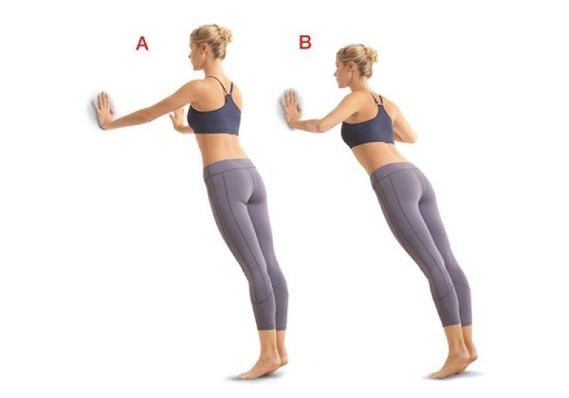 Nếu không đủ sức để thực hiện bài tập hít đất, bạn có thể chuyển từ hít đất sang tường để thực hiện bài tập dễ hơn.