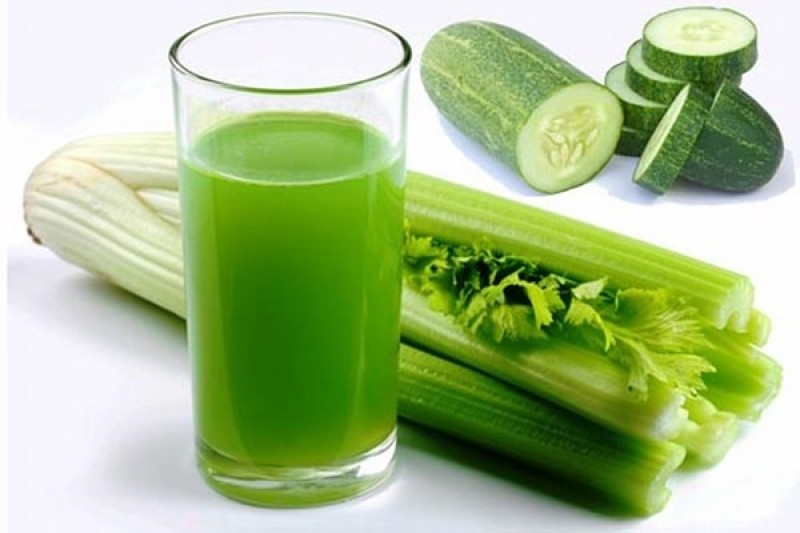Nước ép cần tây dưa chuột có tác dụng dịu mát cơ thể