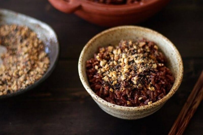 Cơm gạo lứt có thể thay thế cho cơm trắng
