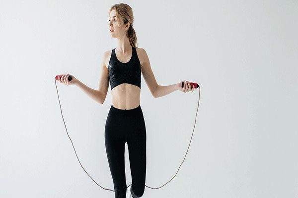 Nhảy Dây Có Giảm Mỡ Mặt Không? 5 Động Tác Giảm Béo Hữu Hiệu