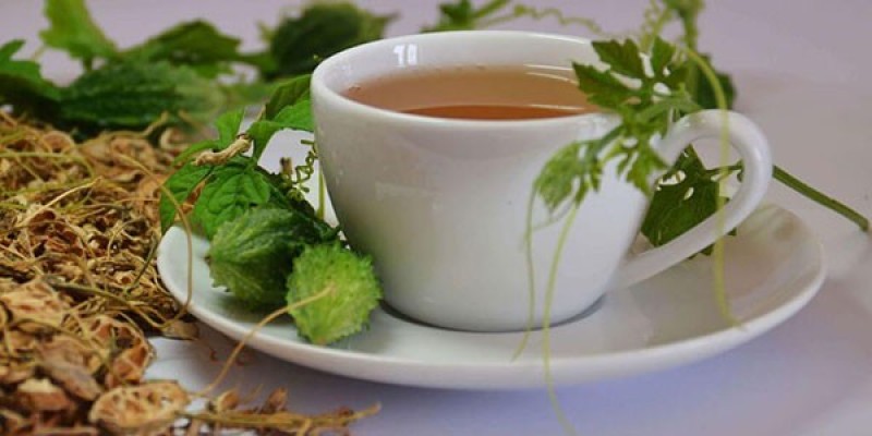 Giảm cân bằng nước trà mướp đắng