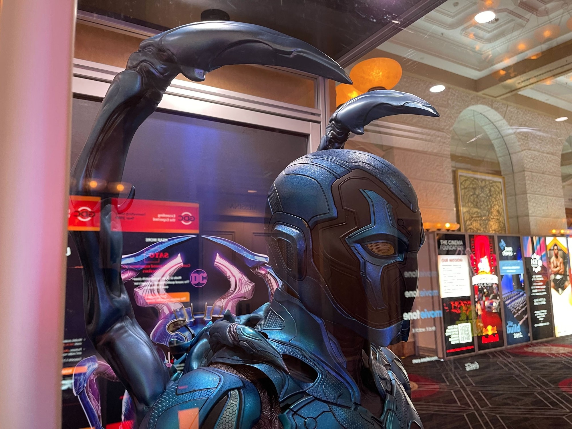 Ngắm Nghía Hình Ảnh Chi Tiết Đầu Tiên Về Bộ Giáp Của Siêu Anh Hùng Blue Beetle