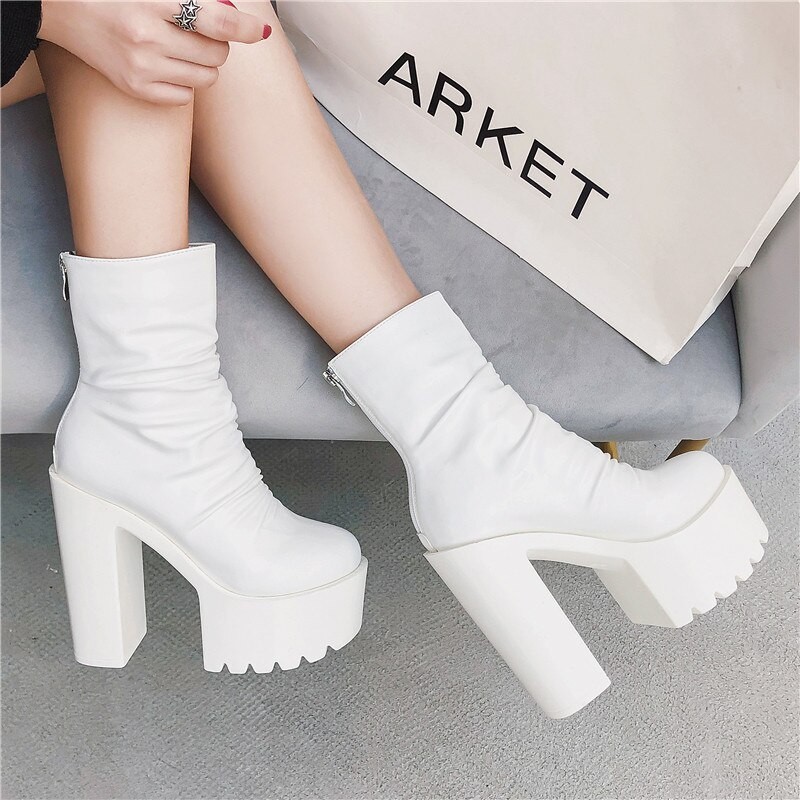 Phối với boot trắng