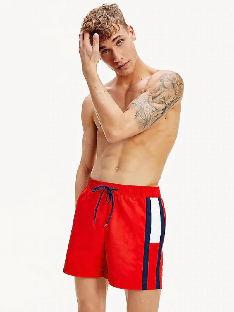 Quần bơi Nam Tommy Hilfiger (trái) và Quần Bơi Nam Old Navy (phải)