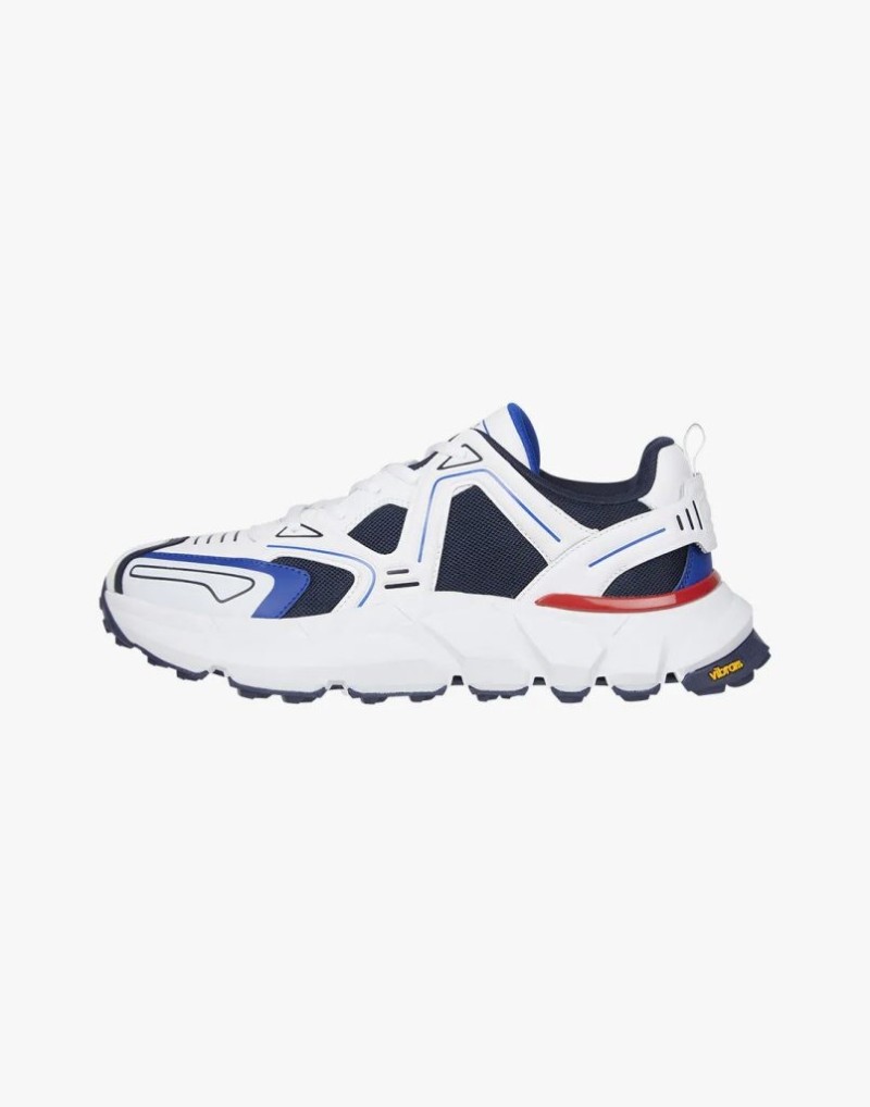 Phối đồ nam Hàn Quốc với giày Sneaker