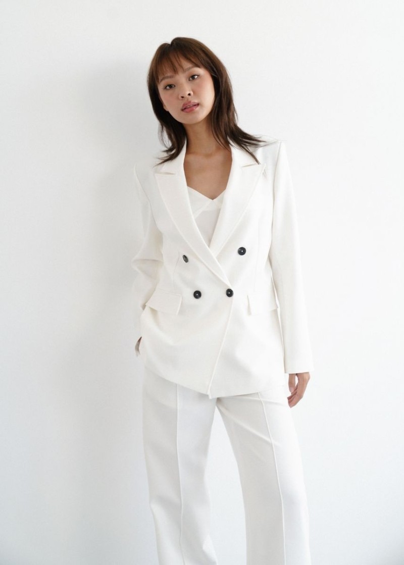 Blazer dáng double-breasted