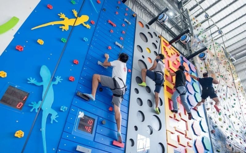 Jump Arena nơi leo núi trong nhà giải trí cực nổi tiếng tại Sài Gòn