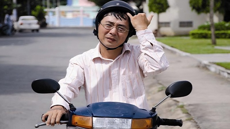 Mẹo Khắc Phục Tình Trạng Tóc Bết Khi Đội Mũ Bảo Hiểm Vào Mùa Hè