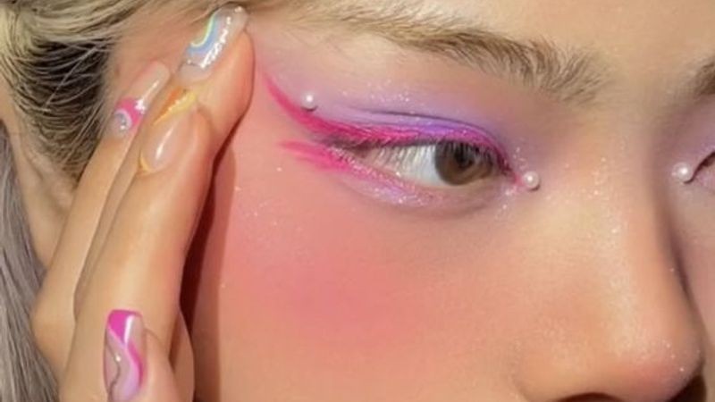 Phấn mắt mộng mơ - Đôi mắt Barbie đúng nghĩa