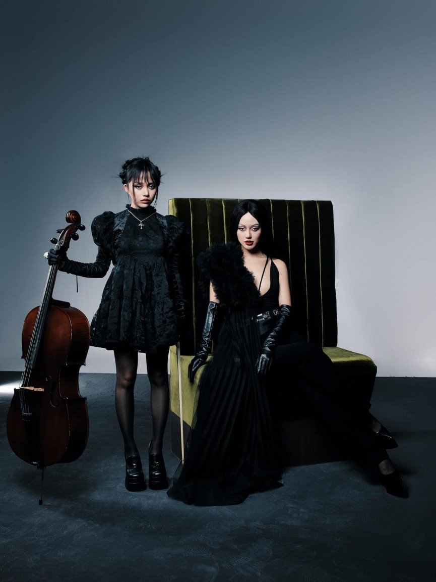 Ấn Tượng Trước Màn Cosplay Wednesday Addams Của Streamer Linh Ngọc Đàm