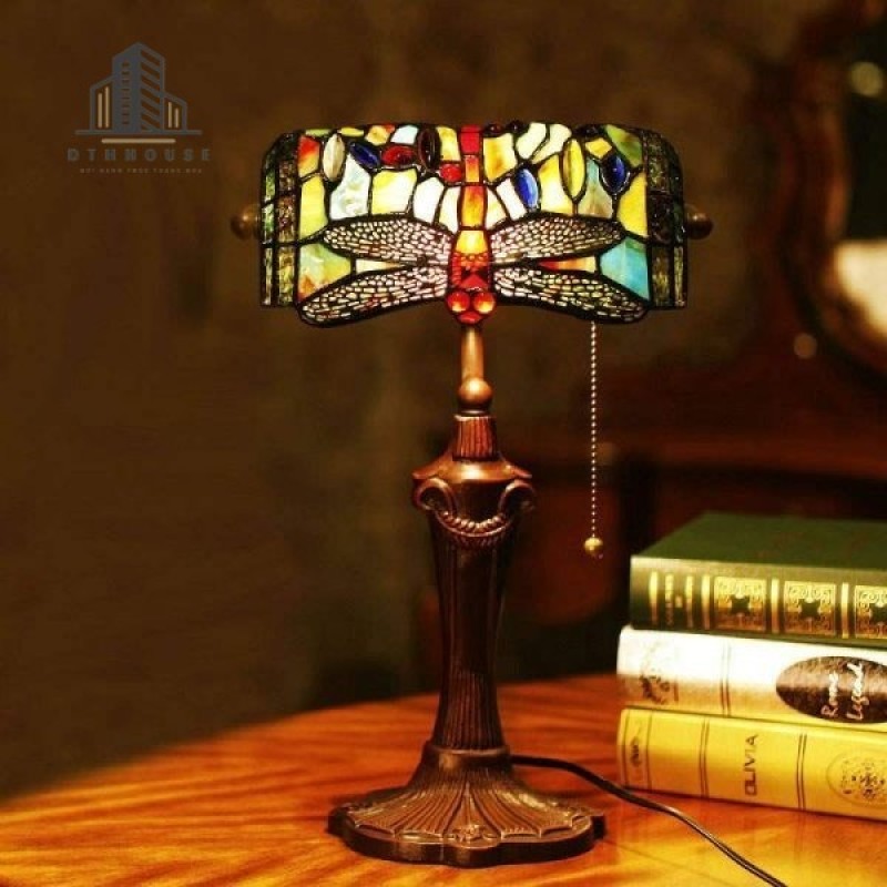 Là một sản phẩm tân cổ điển kỳ lạ, đèn Tiffany thu hút sự quan tâm rất lớn từ người dùng