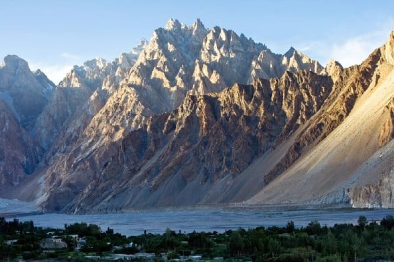 Dãy Karakoram hùng vĩ