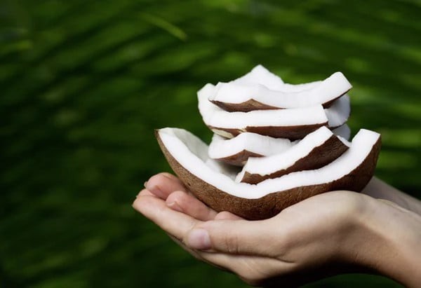 Cách Sử Dụng Dầu Dừa Chăm Sóc Cho Tóc
