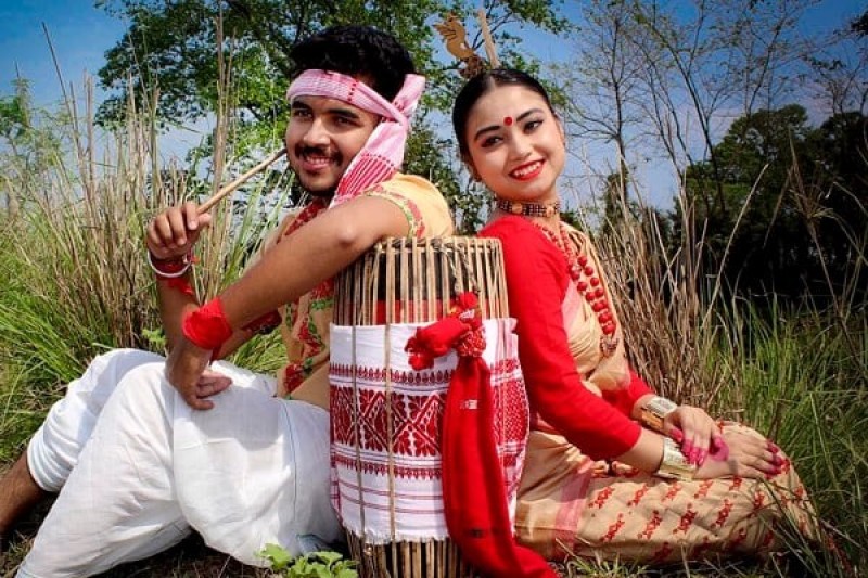 ‘Mekhela-Chador’ hoặc ‘Riha-Mekhela’ là trang phục truyền thống tuyệt vời của phụ nữ Assam