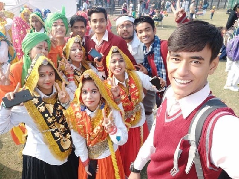 Những bộ váy đầy màu sắc của phụ nữ từ Haryana bao gồm ‘Damaan’, ‘Kurti’ và ‘Chunder’