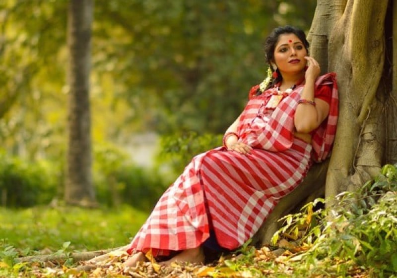 Trang phục biểu tượng của phụ nữ Bengali