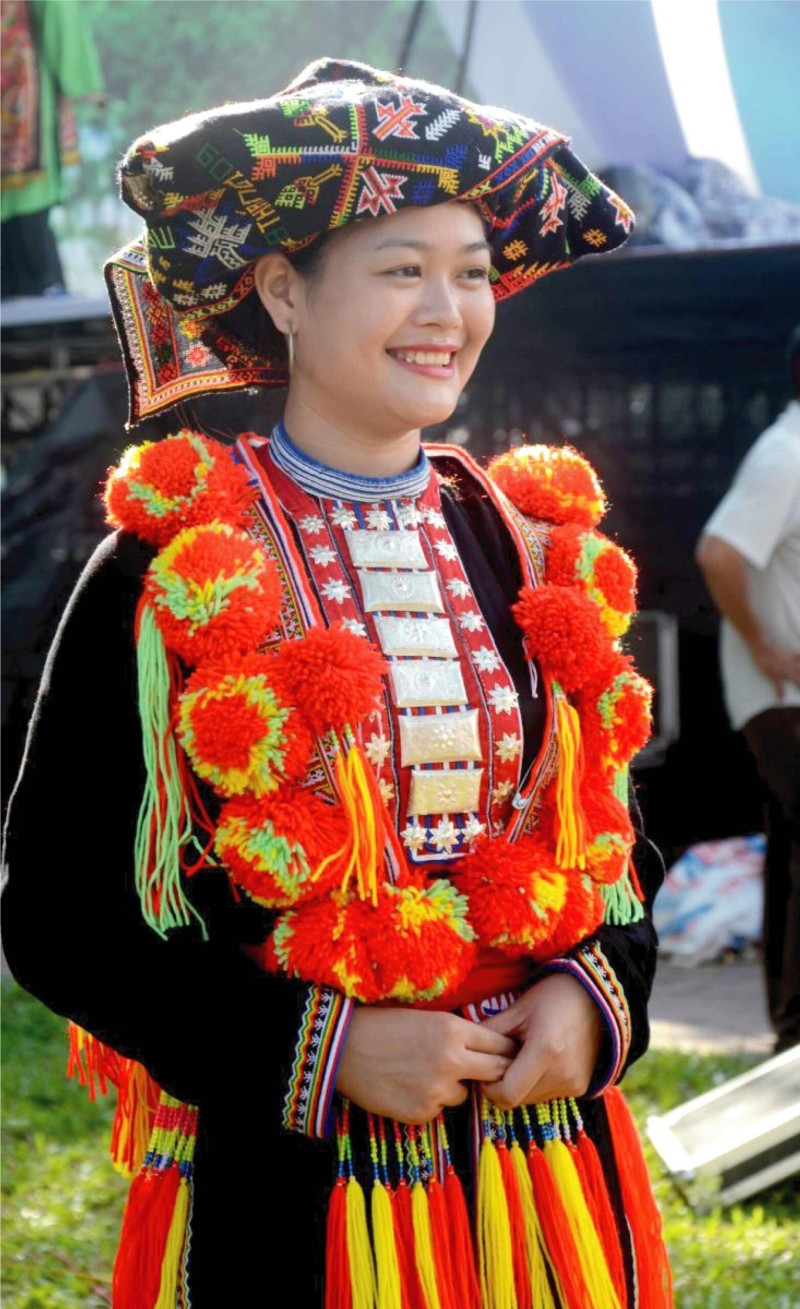 Trang phục phụ nữ Dao Đỏ – Tuyên Quang