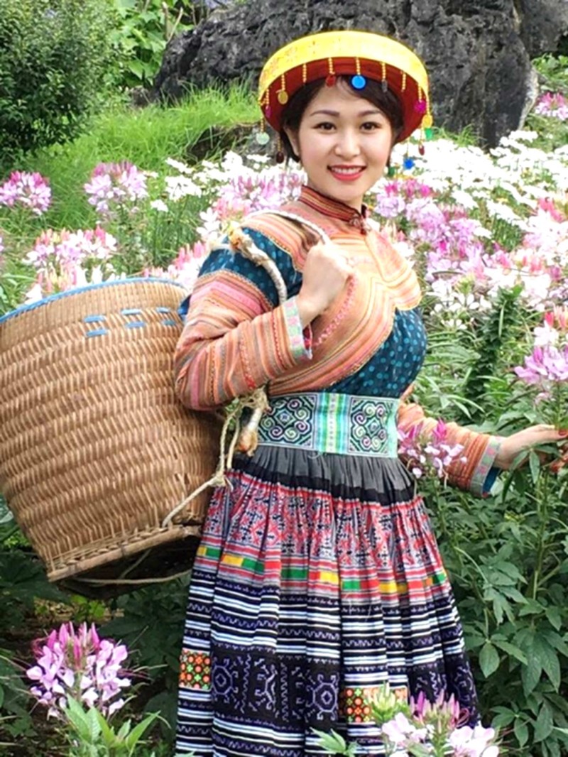 Họa tiết chính là một trong những nét nổi bật nhất của trang phục người H’mông