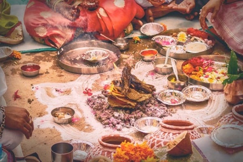Người Ấn cho rằng việc ăn bằng tay sẽ chạm tới các giác quan, khiến họ cảm thấy ngon miệng hơn