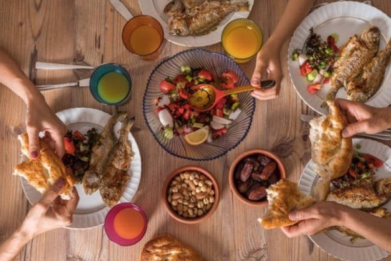 Mặc dù là tháng nhịn ăn nhưng Ramadan lại trở thành “tháng tăng cân”