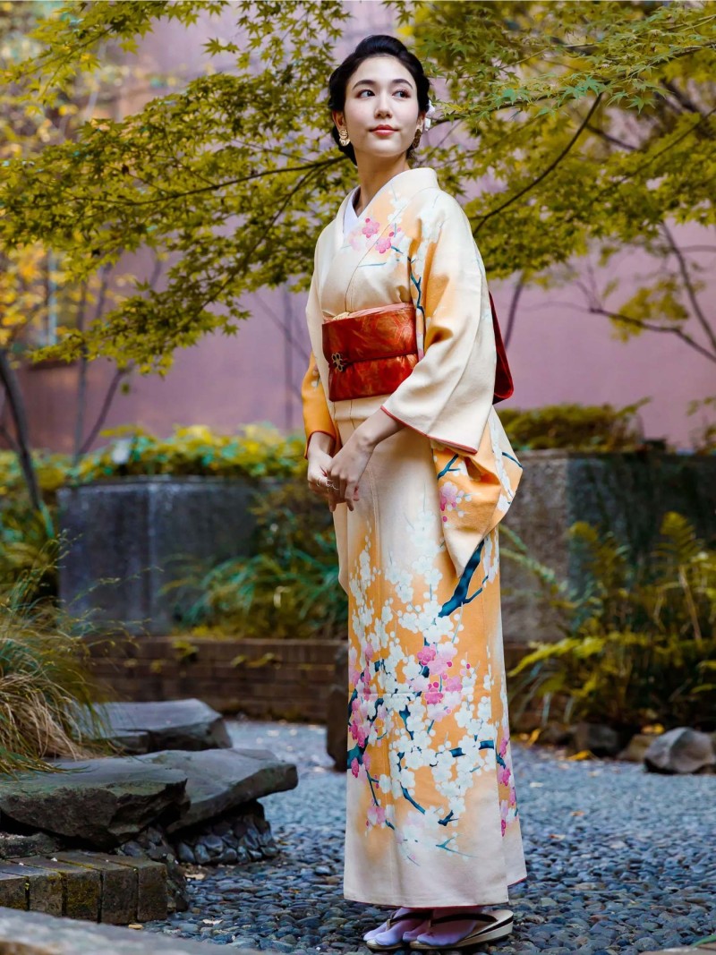 Yukata – Trang phục truyền thống Nhật Bản thường được mặc vào mùa hè.