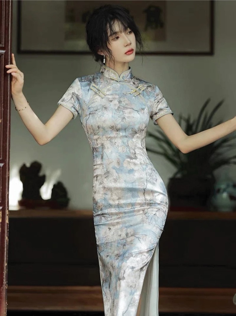 Nét đặc trưng ấy của sườn xám