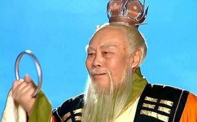 Không mấy khi thể hiện tài năng, nhưng những bảo vật của Thái Thượng lão Quân luyện thành lại là thứ pháp khí uy lực và mạnh mẽ nhất, khiến quỷ khóc thần sầu, ngay cả Ngộ Không cũng phải nhiều phen lao đao chống đỡ. (Ảnh: youtube.com).