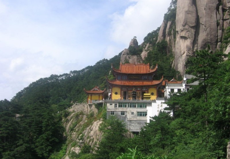 Chùa Tiểu Lôi Âm